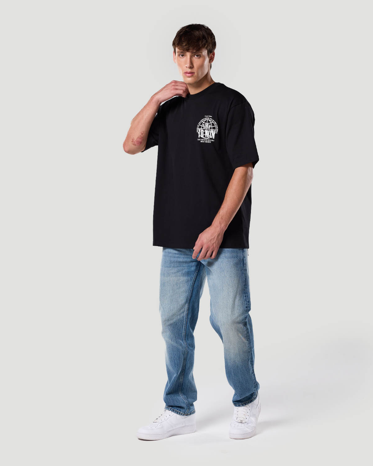 Camiseta Gr&aacute;fica para Hombre-NEGRO AZABACHE image number 1