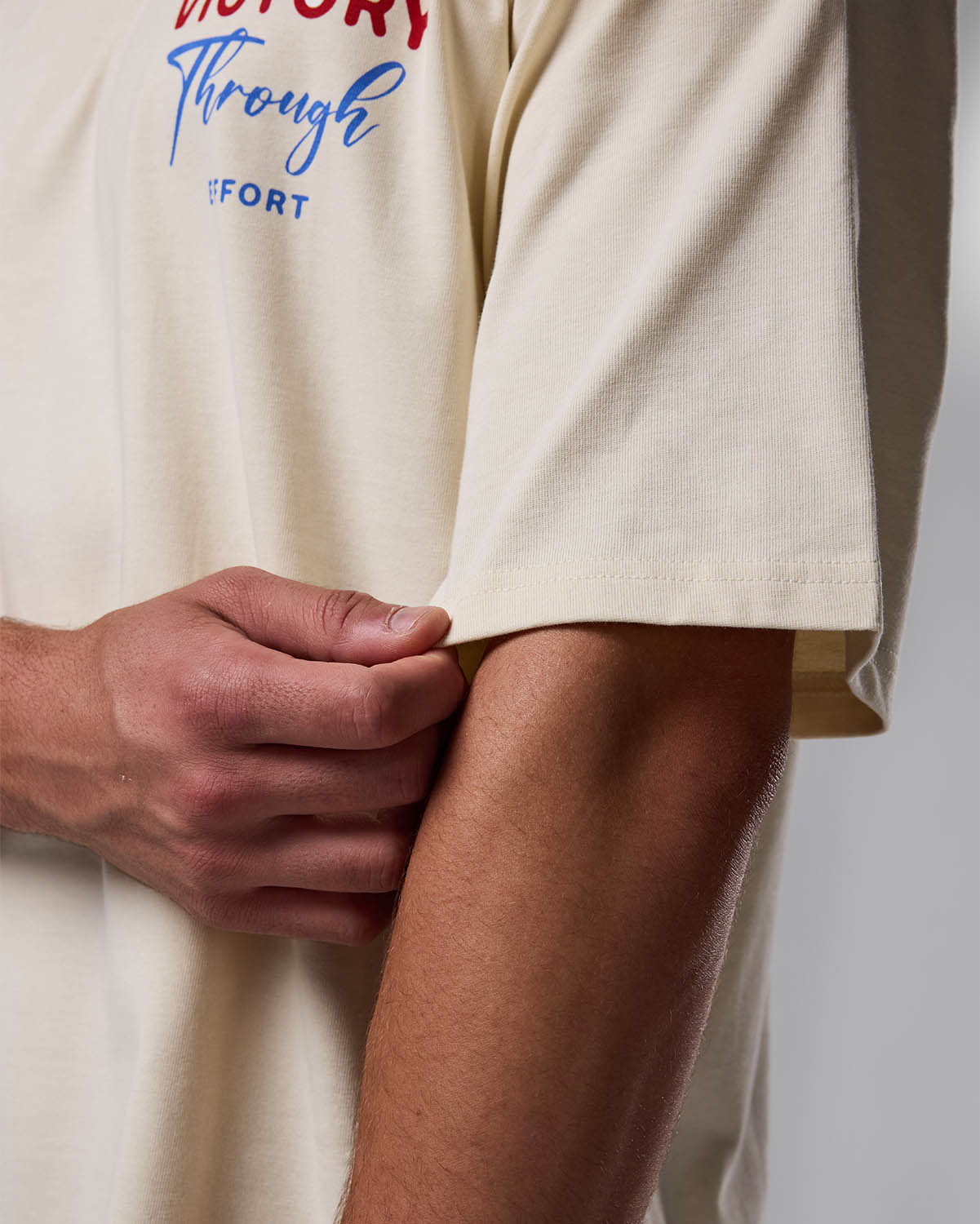Camiseta Gr&aacute;fica para Hombre-BLANCO ANTIGUO image number 5